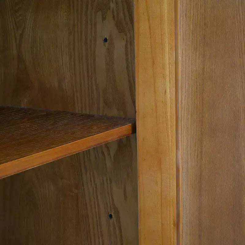 Vaisselier buffet moderne Vaughan avec quatre étagères et portes réglables