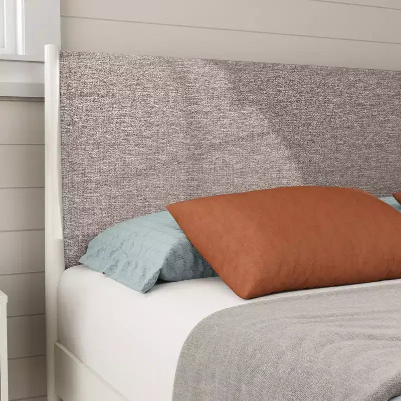 Ensemble de chambre Feeney 3 pièces, lit plateforme avec deux tables de chevet, blanc crème, grand lit