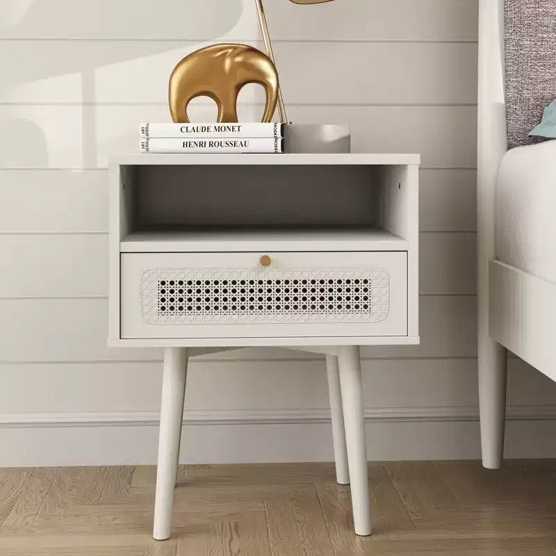 Ensemble de chambre Feeney 3 pièces, lit plateforme avec deux tables de chevet, blanc crème, grand lit
